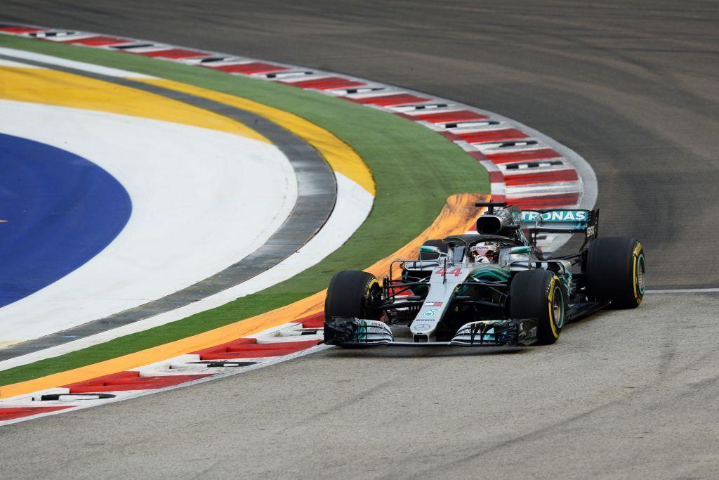 Formula 1, Singapore: Hamilton extraterrestre! Seconda fila per Vettel