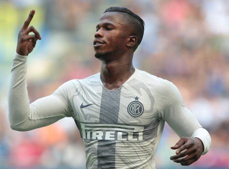 Roma, l'ex laziale Keita compra gli scarpini di Totti