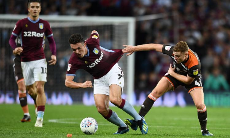 Leicester, occhi su un centrocampista dell'Aston Villa