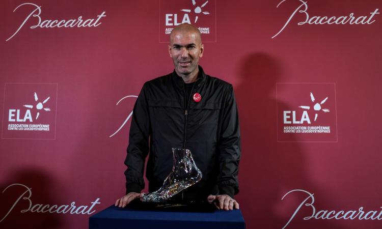 Zidane: 'Presto torno ad allenare'. Futuro diviso tra Manchester United, Juve e Francia: il punto
