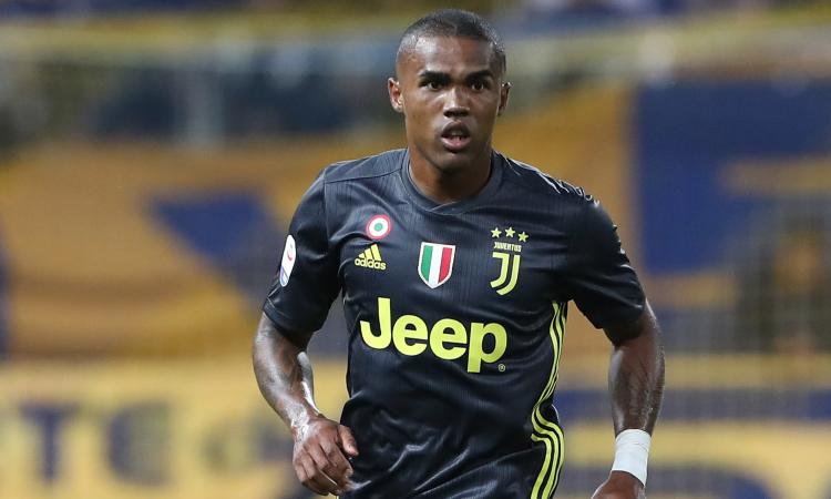 Juve, super offerta da 60 milioni per Douglas Costa