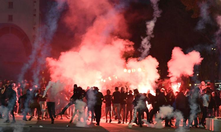 Genoa, chiesto il rinvio a giudizio per 16 ultras rossoblù accusati di estorsione