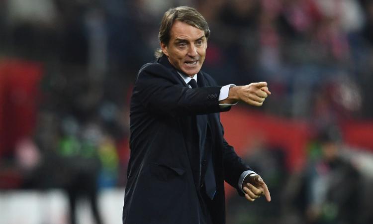 Mancini 'pagato al nero': il Manchester City si prende gioco del fair play