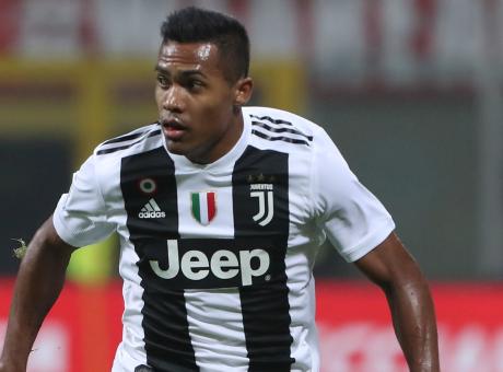 Juve, Alex Sandro rinnova: ma tre club lo vogliono