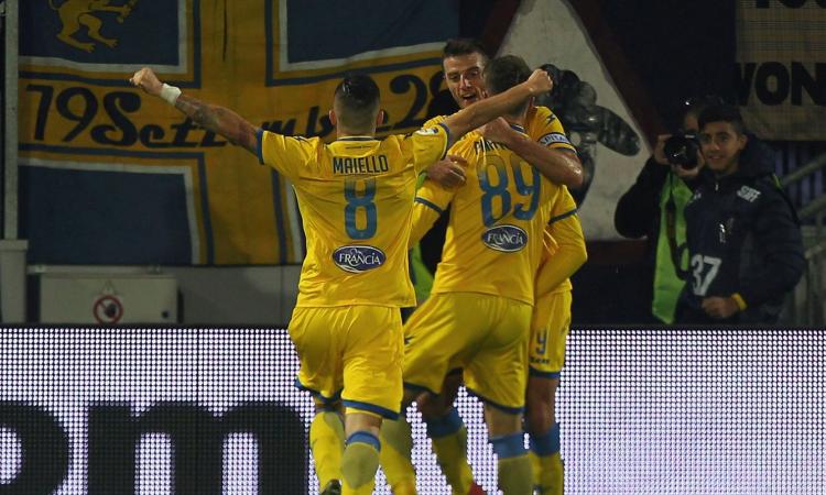 Pinamonti riprende Benassi all'89': la Fiorentina si ferma anche a Frosinone