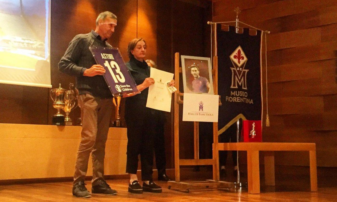 Astori entra nella Hall of Fame della Fiorentina. I genitori: 'Grazie di tutto'