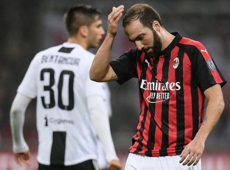 Juve-Milan: Higuain protesta, Bonucci lo calma