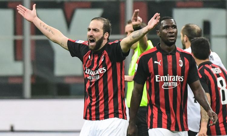 Milan, lite Kessie-Higuain per il rigore poi sbagliato dal Pipita