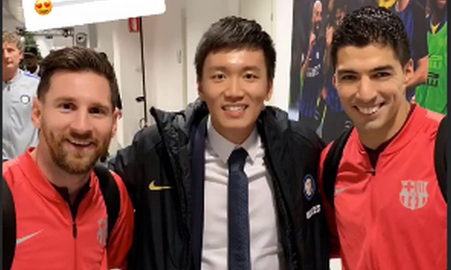 Inter, Zhang non resiste a Messi e Suarez: scatta la foto