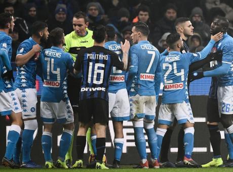 'Cattivo e non imparziale', DeLa e il Napoli multati per frasi su Mazzoleni