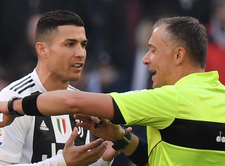 Gli arbitri hanno rovinato la Var, non si capisce niente: ridateci i vecchi scandali