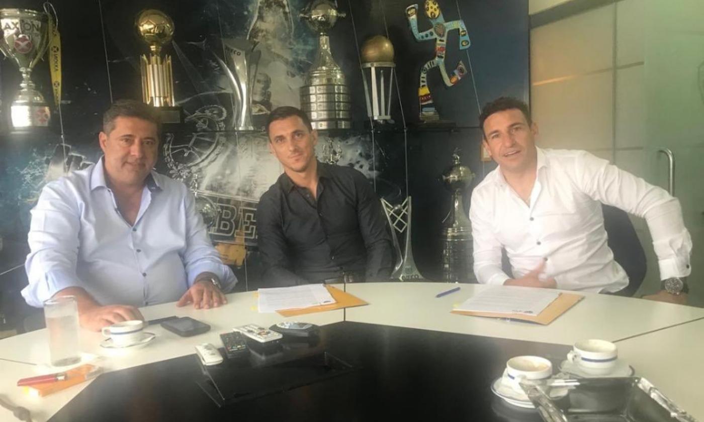 Boca Juniors, Burdisso annuncia: 'Grande mercato in estate'