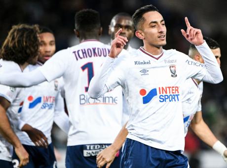 Caen, UFFICIALE: rinnova un centrocampista