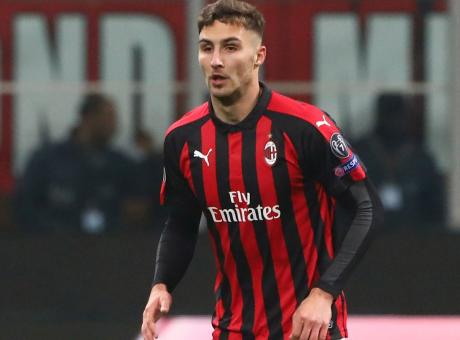 Frosinone, contatti col Milan per un difensore