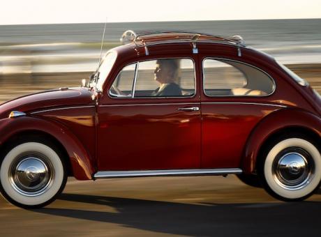 PIT STOP: mezzo secolo d'amore e di lotta al cancro, Volkswagen restaura gratis la sua Beetle FOTOGALLERY