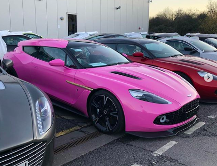 PIT STOP: Aston Martin, ora James Bond viaggia... in rosa FOTOGALLERY
