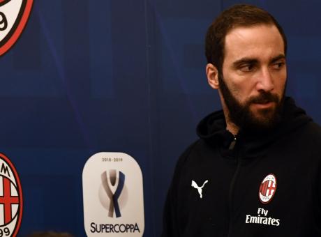 Juventus-Milan, formazioni ufficiali: c'è Douglas Costa, fuori Higuain
