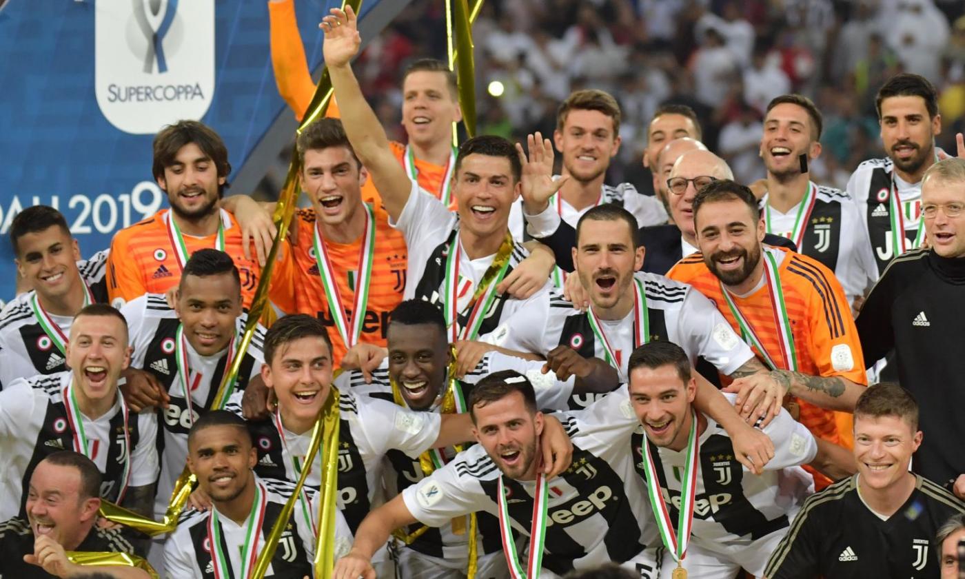 Juventus celebrate winning the Supercoppa with Mayweather - watch