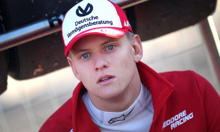 Formula 1: Schumi jr finalmente in Ferrari! La sfida parte dal Bahrain FOTOGALLERY