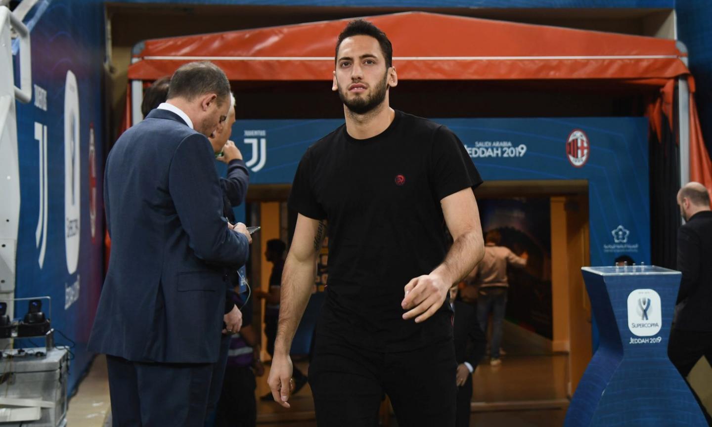 Milan, da Calhanoglu i soldi per Piatek