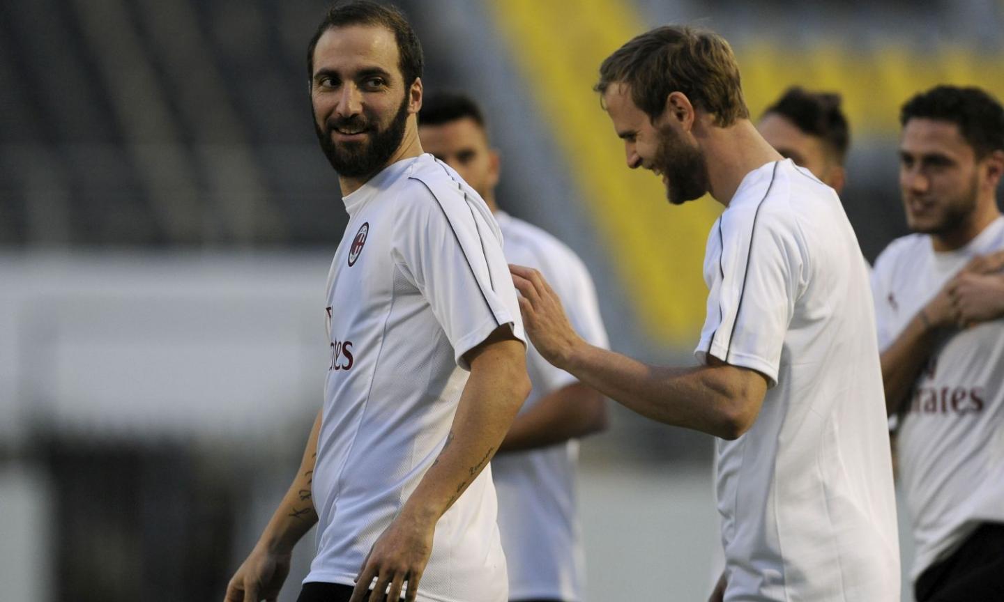 Higuain to Chelsea live: minute-by-minute updates