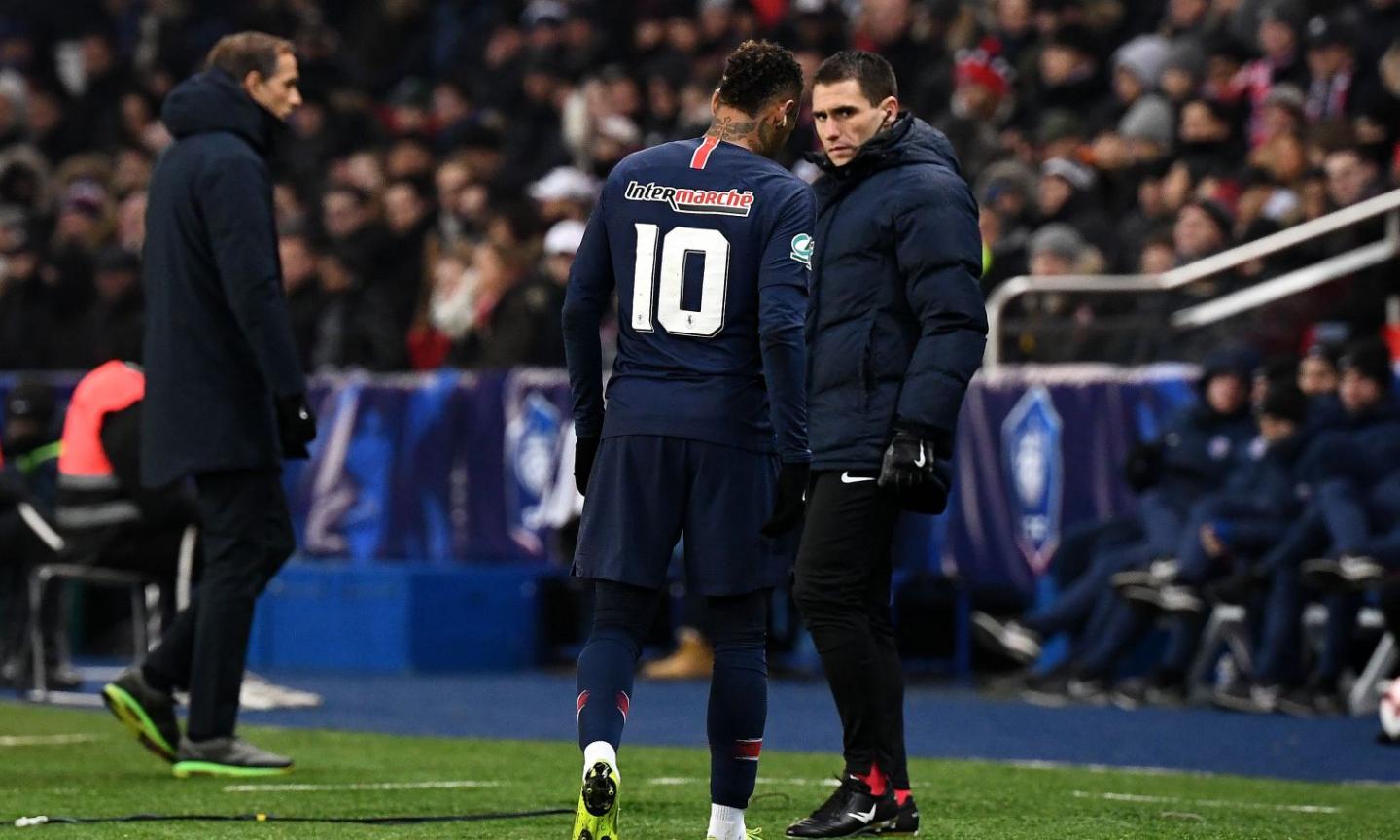 PSG agli ottavi di Coppa di Francia, ma Neymar va ko: esce in lacrime, a rischio la sua presenza contro il Man United