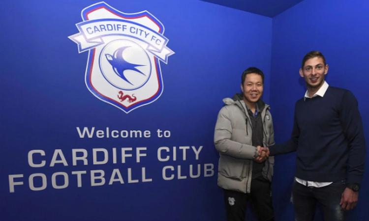 Il calcio prega per Sala: sparito l'aereo che doveva portarlo da Nantes a Cardiff