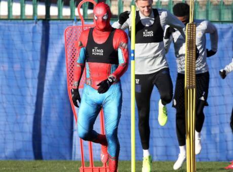 Leicester: Vardy si allena travestito da Spiderman VIDEO