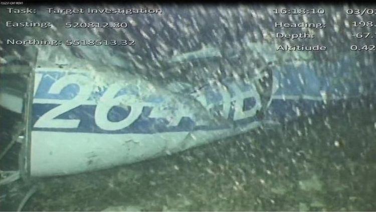 L'amico di Sala attacca: 'Costretto a salire su quell'aereo!'. Intanto si valuta se e come recuperare il relitto