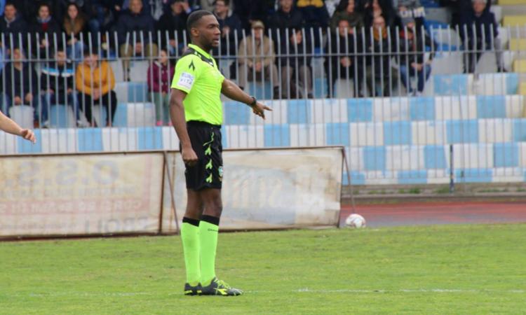 Roma, insulti razzisti all'arbitro da un tifoso di 18 anni: 'Che ho fatto di male?'