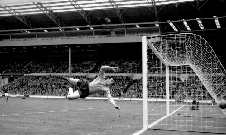 E' morto Gordon Banks, portiere dell'Inghilterra del Mondiale del '66: sua la parata del secolo VIDEO