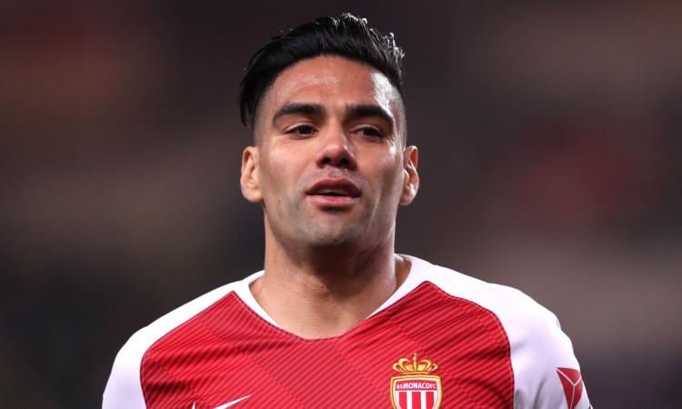 Falcao vice-Piatek: il Milan ha risposto