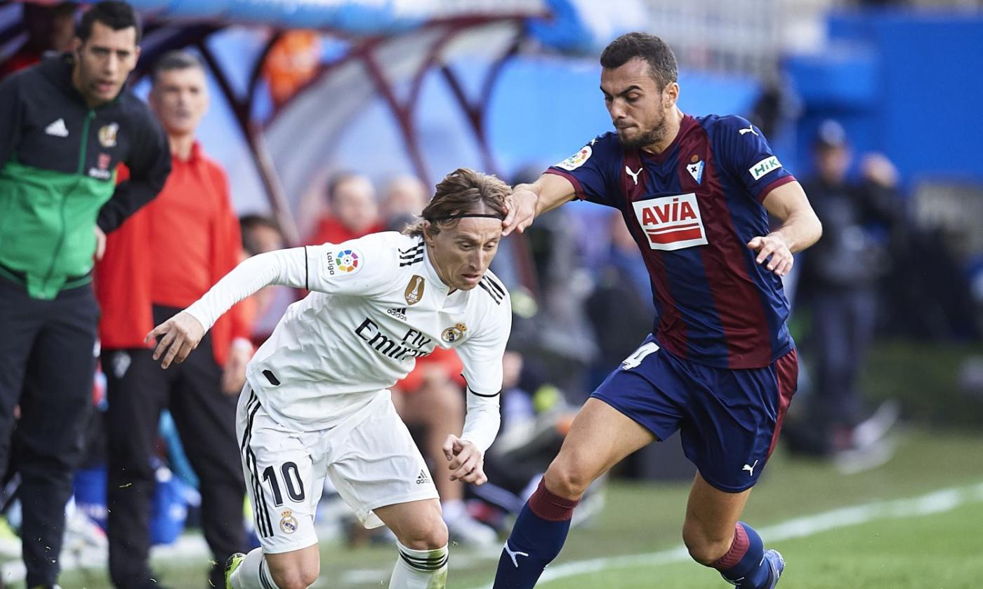 Valencia, occhi su un centrocampista dell'Eibar