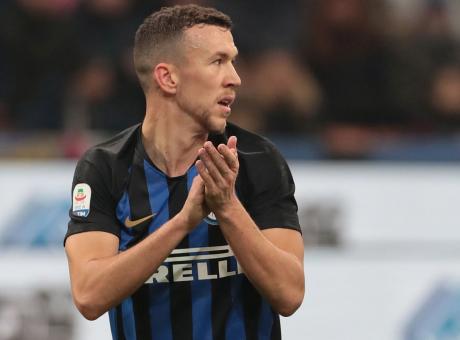 Inter, tre club di Premier su Perisic