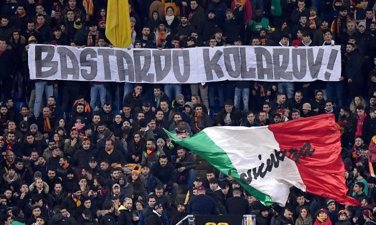 Roma: l'Olimpico applaude Kolarov, ma dalla curva arriva lo striscione: 'Bas...rdo' FOTO