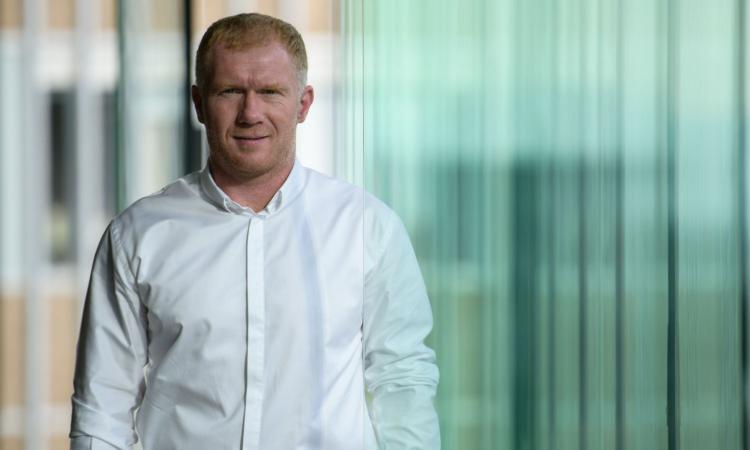 Tutti contro Conte, Scholes lo attacca su Instagram e poi cancella: ecco le accuse Tutti contro Conte, Scholes lo attacca su Instagram e poi cancella: ecco le accuse