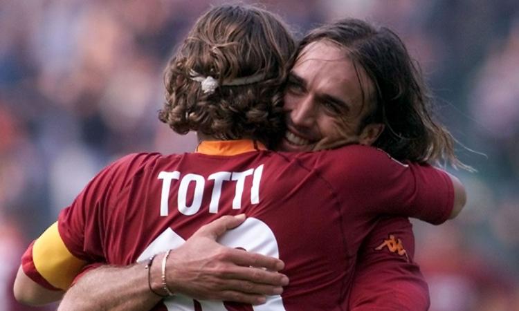 Roma, Totti fa gli auguri a Batistuta: 'Buon compleanno Re Leone'