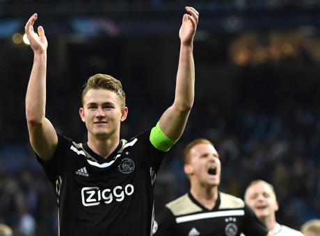 De Ligt, il difensore-regista ideale per il gioco di Sarri: imparerà da Chiellini, oscurerà Bonucci