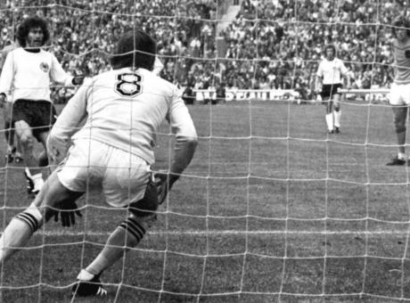 Jongbloed, la Grande Olanda e la vita fuori area del portiere con il numero 8