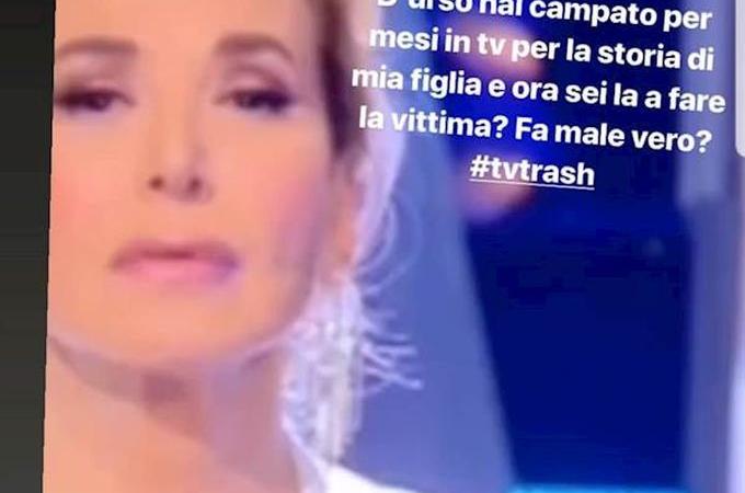Bufera D'Urso, arriva a quasi mezzo milioni di firme la petizione per cacciarla da Mediaset