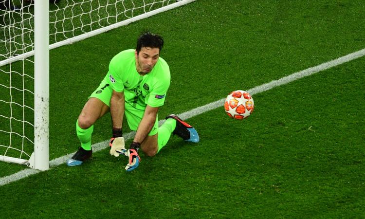 PSG, L'Equipe stronca Buffon: 'Voto 2, indifendibile e inguardabile'