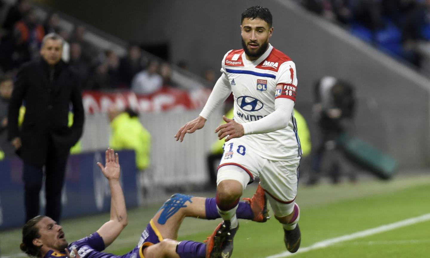 Niente Milan e Napoli: accordo Lione-Betis per Fekir, a Siviglia per visite e firma