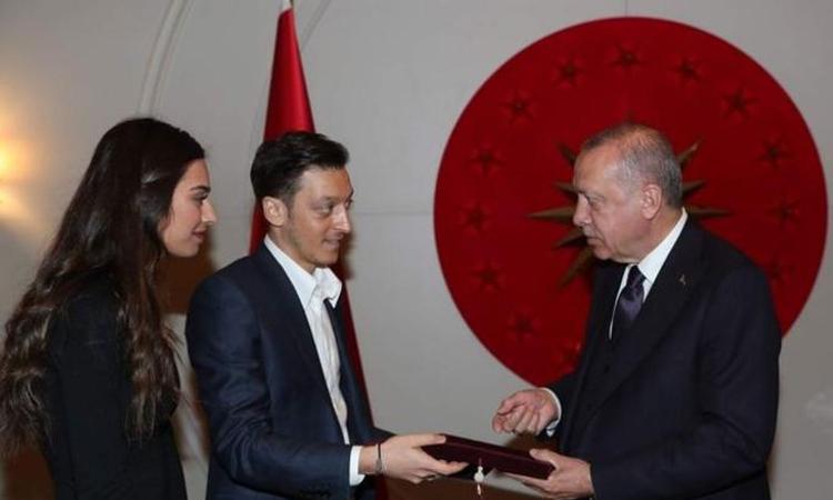 Fenerbahçe: un centrocampista dopo Ozil