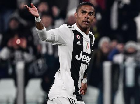 Juve, Douglas Costa: 'Gol Lokomotiv è il più bello della mia carriera. Sul ruolo di trequartista, Paquetà e il razzismo...'