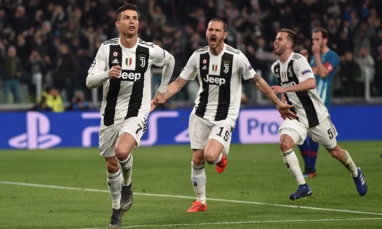 Juve, Pjanic: 'La seconda maglia? I colori diversi ci piacciono'