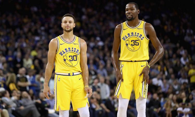 NBA, via ai playoff senza LeBron: chi fermerà i Warriors di Curry e Durant?
