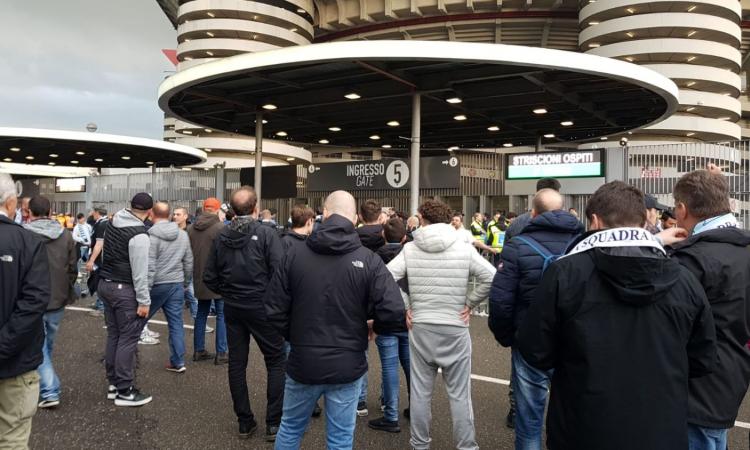 San Siro, Lazio cori prima durante la partita contro Bakayoko VIDEO