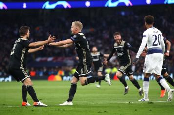 van de beek, ajax, cinque, compagni, tottenham, 2018/19