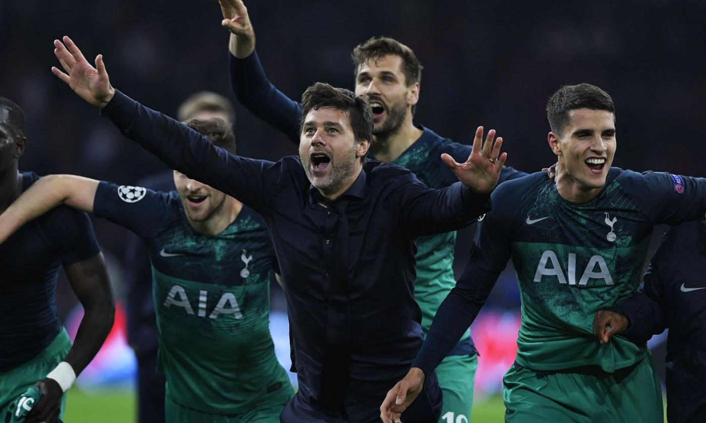 Watch: Pochettino returns to the pitch to celebrate with Tottenham fans