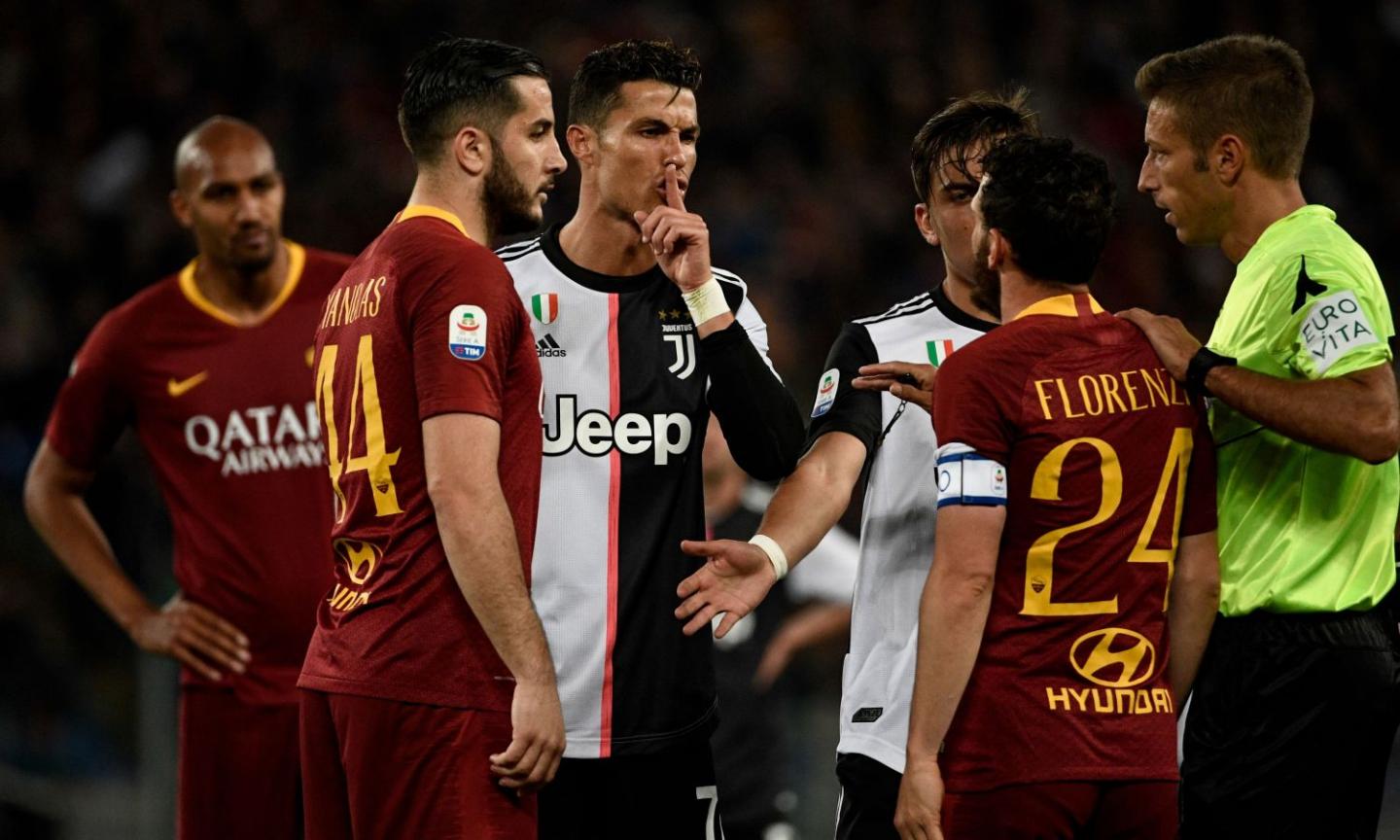 Roma-Juve, Ronaldo attacca Florenzi: 'Sei basso e parli anche?' E lui fa gol FOTO